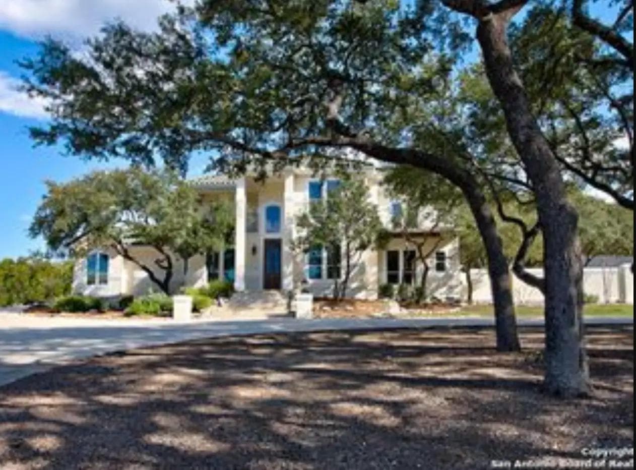 Crescent Ledge House